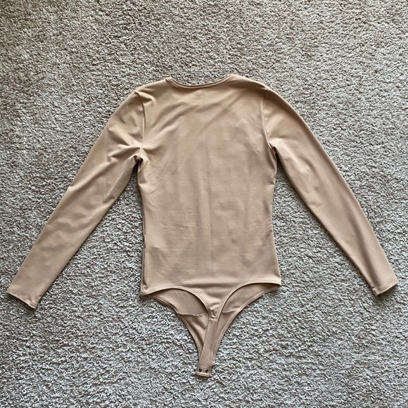 Abercrombie Seamless Fabric Long-Sleeve Cutout Bodysuit - Picture 5 of 7